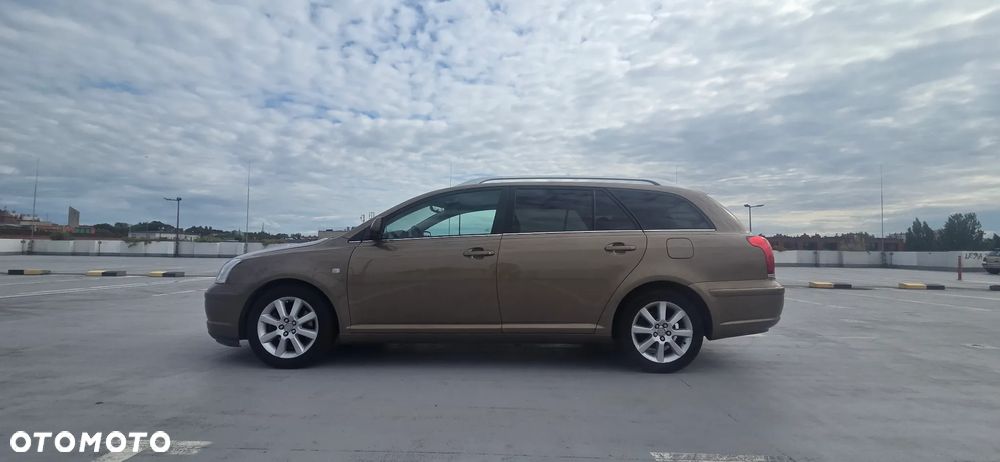 Toyota Avensis - 2