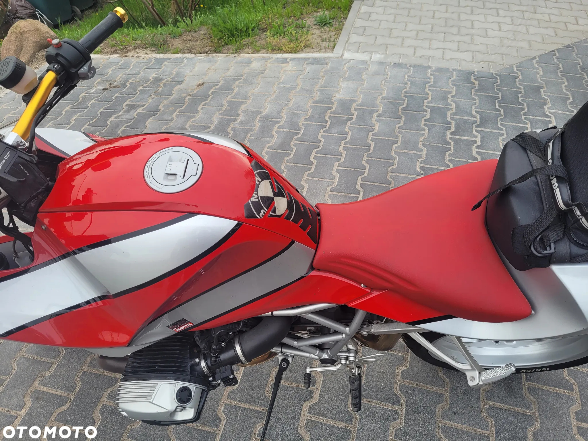BMW R - 8