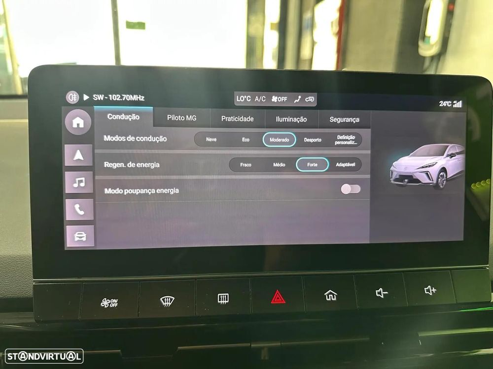 MG MG4 64 kWh Luxury - 38