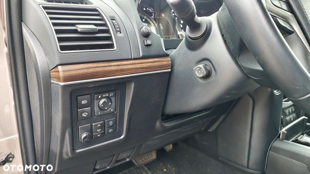 Toyota Land Cruiser - 16