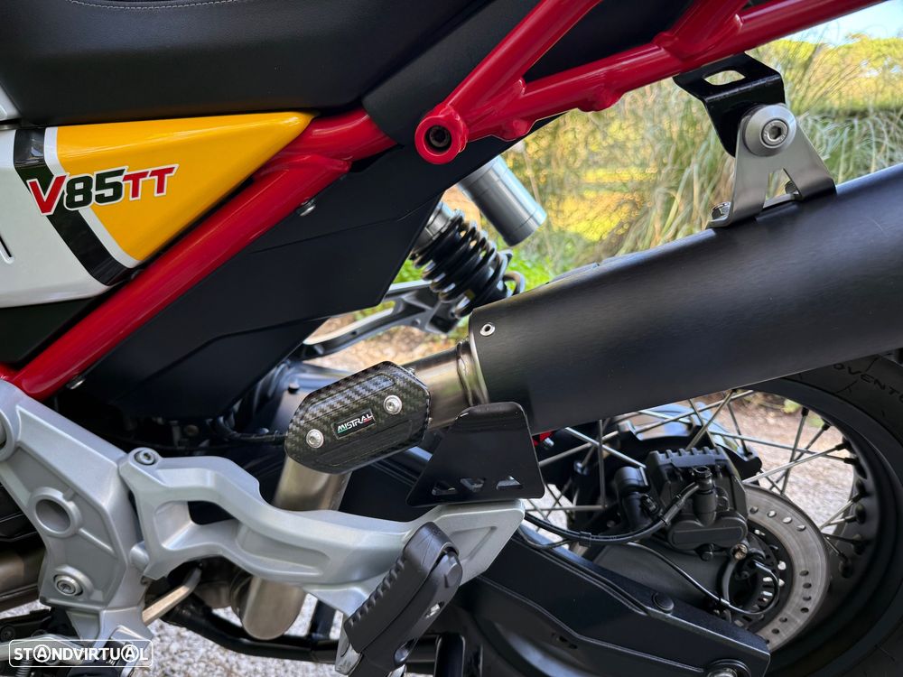 Moto Guzzi V85 TT - 12