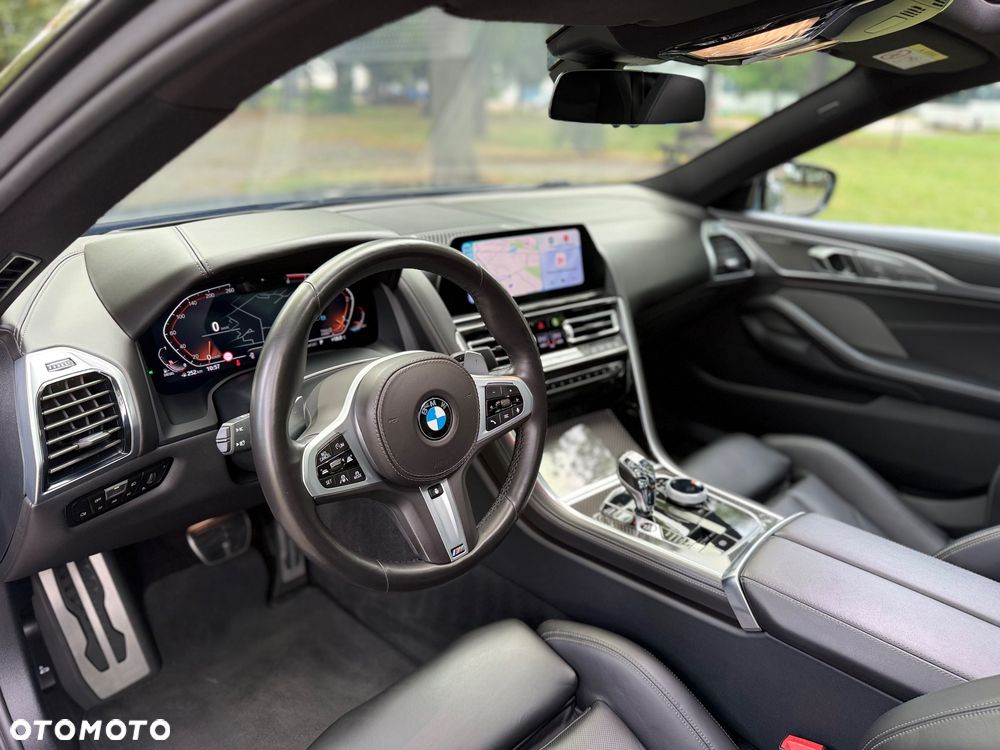 BMW Seria 8 - 16