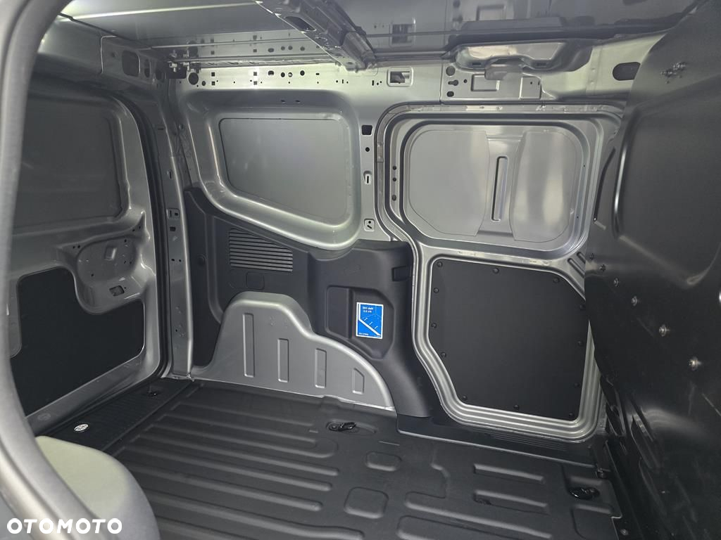 Ford Transit Courier - 24