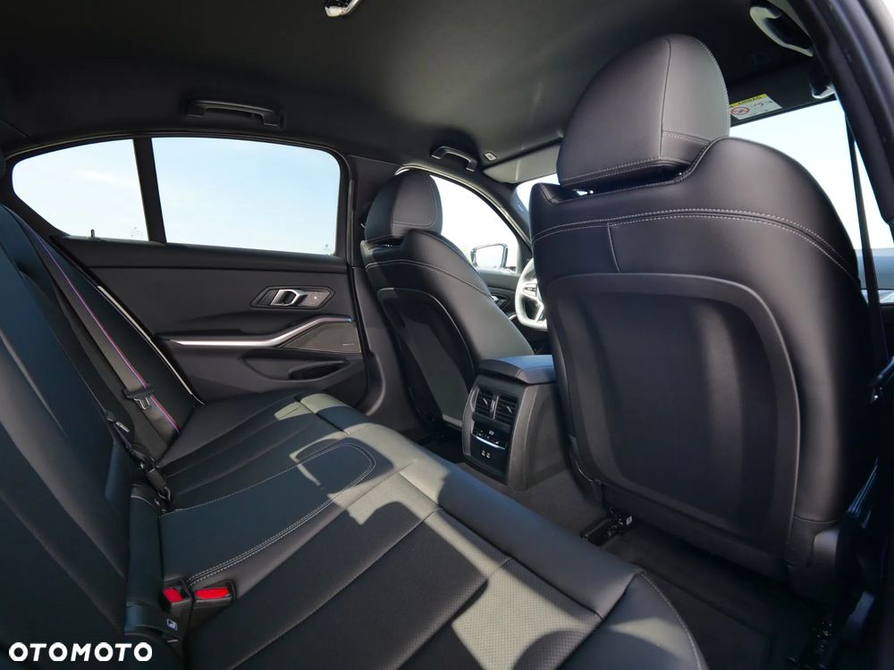 BMW Seria 3 320d xDrive mHEV M Sport sport - 35