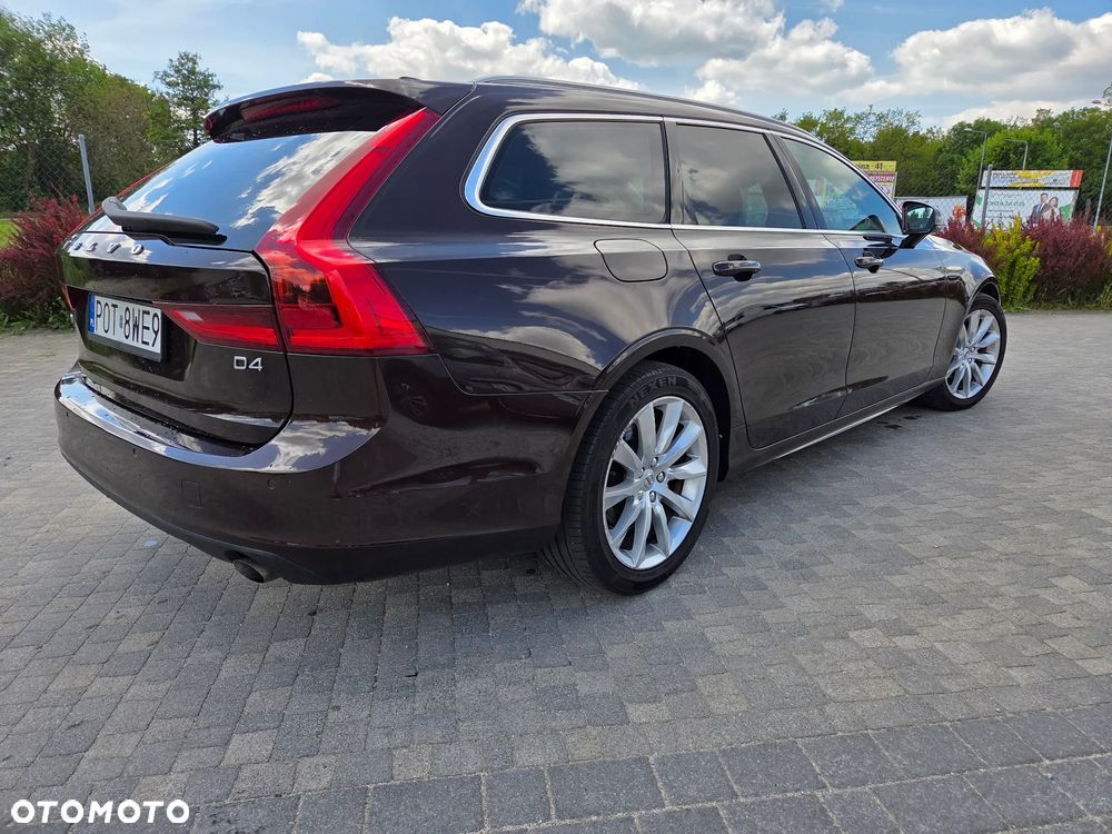 Volvo V90 D4 Momentum Pro - 4