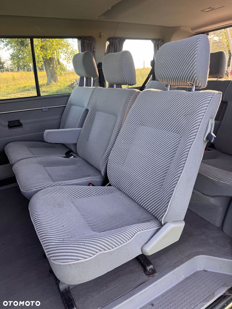 Volkswagen Caravelle Basis / CL - 13
