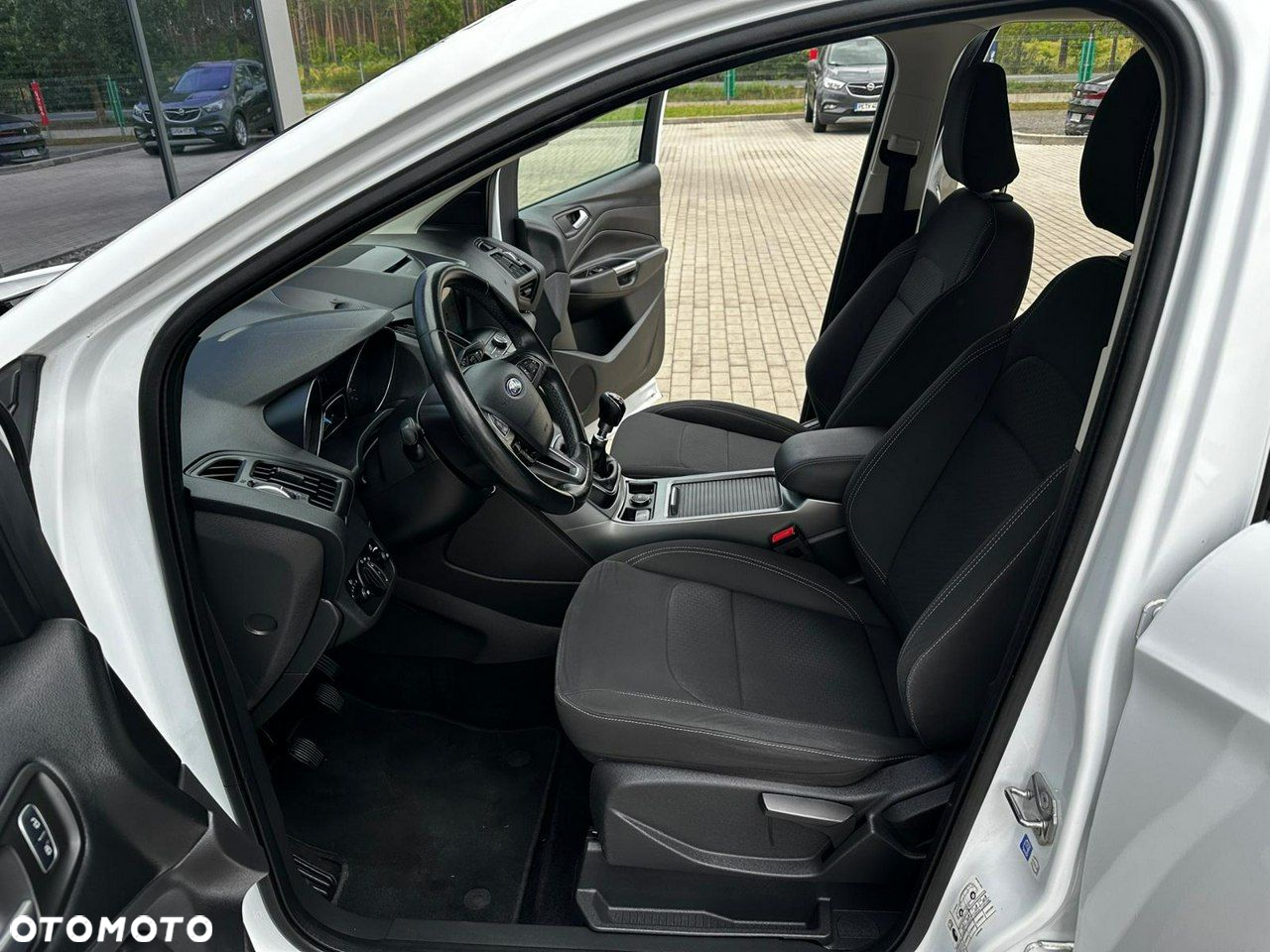 Ford Kuga 1.5 EcoBoost 2x4 Titanium - 12