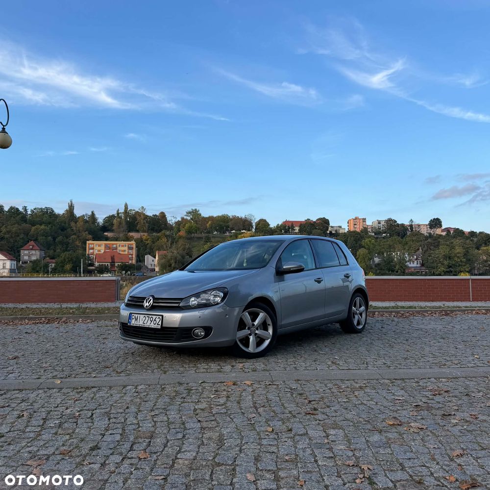 Volkswagen Golf - 1