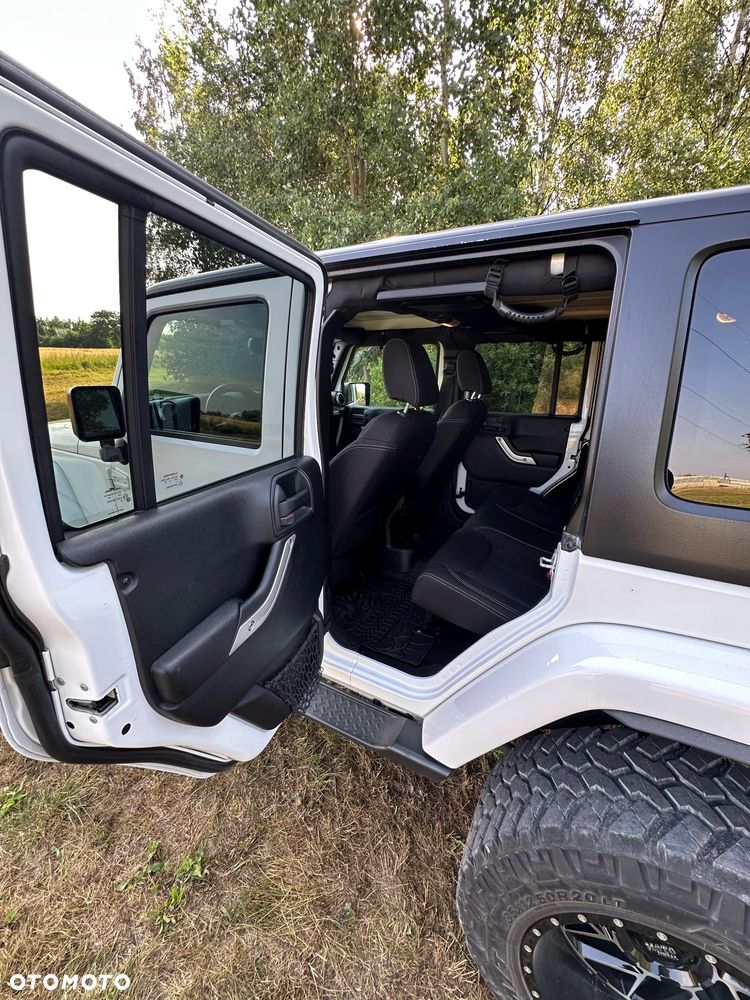 Jeep Wrangler 3.6 Unlim Sahara - 8