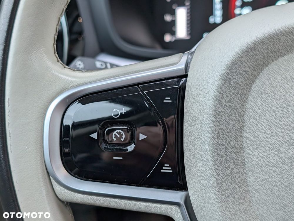 Volvo S60 T5 Momentum Pro - 22