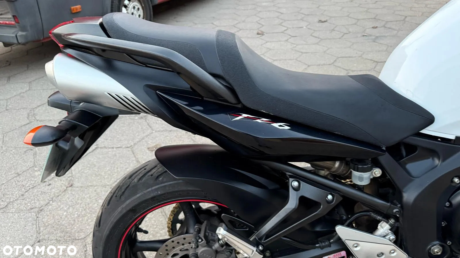 Yamaha FZ6 - 21