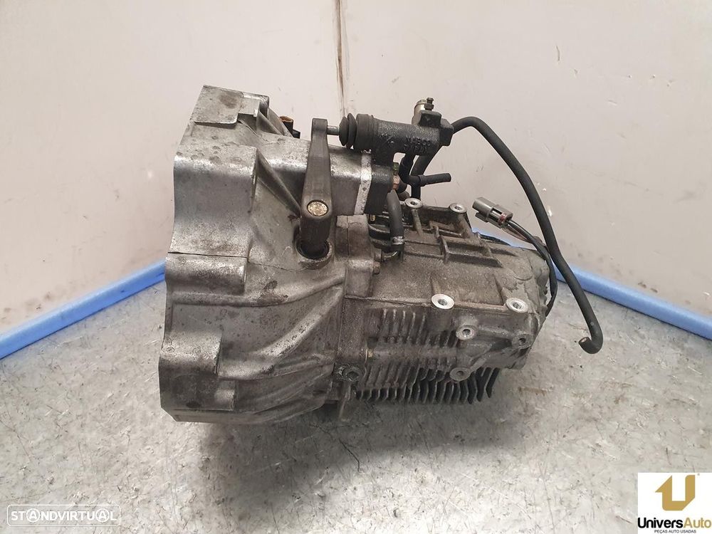 CAIXA VELOCIDADES NISSAN PRIMERA HATCHBACK 2000 -320102J066 - 2