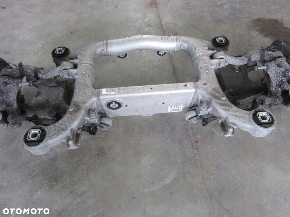 BMW F10 BELKA ZAWIESZENIA TYLNEGO ZWROTNICA KPL - 7