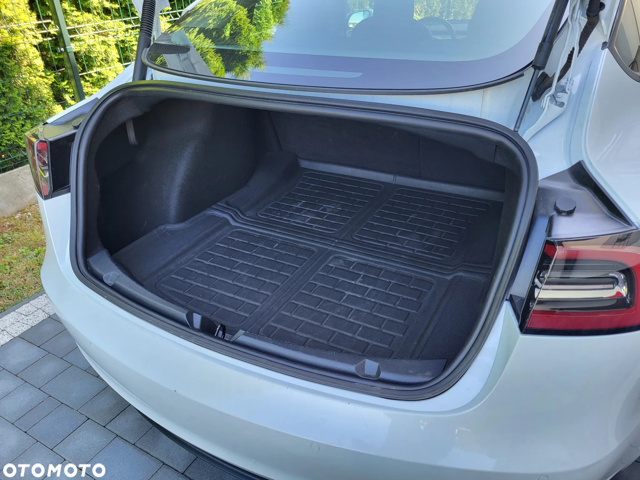 Tesla Model 3 - 21
