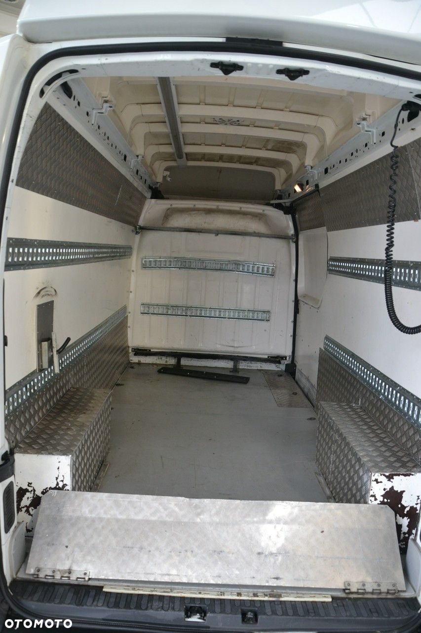 Nissan NV 400 - 22