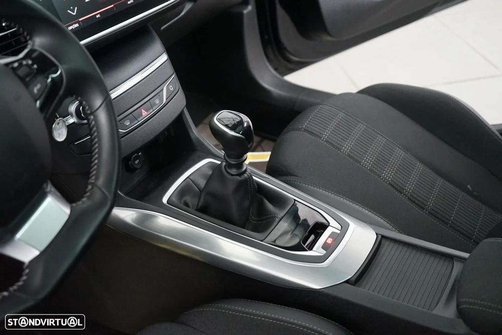 Peugeot 308 1.2 PureTech Allure Pack - 18