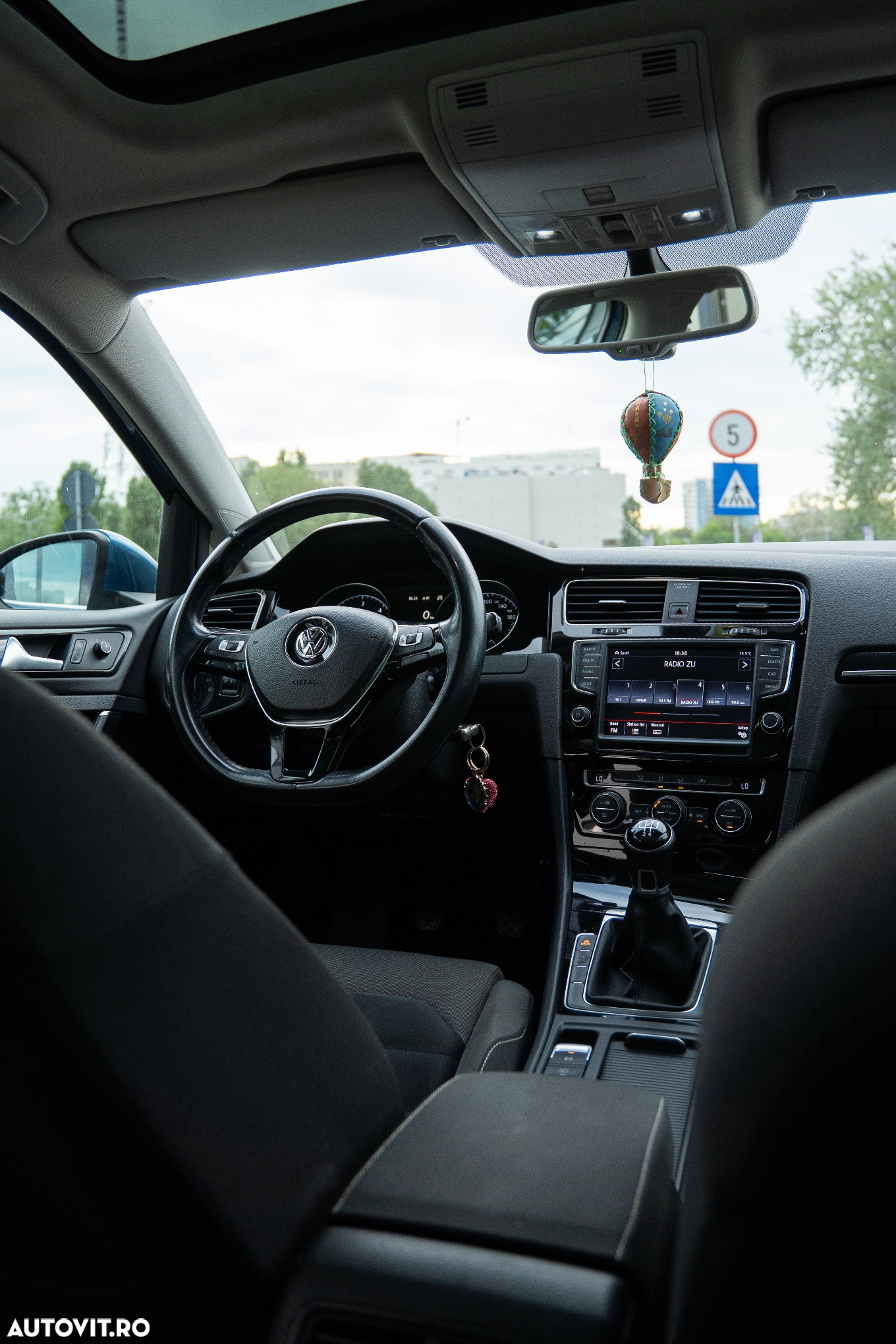 Volkswagen Golf 1.6 TDI DPF BlueMotion Technology Highline - 33