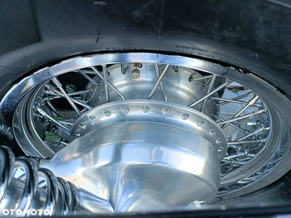 Suzuki Intruder - 11