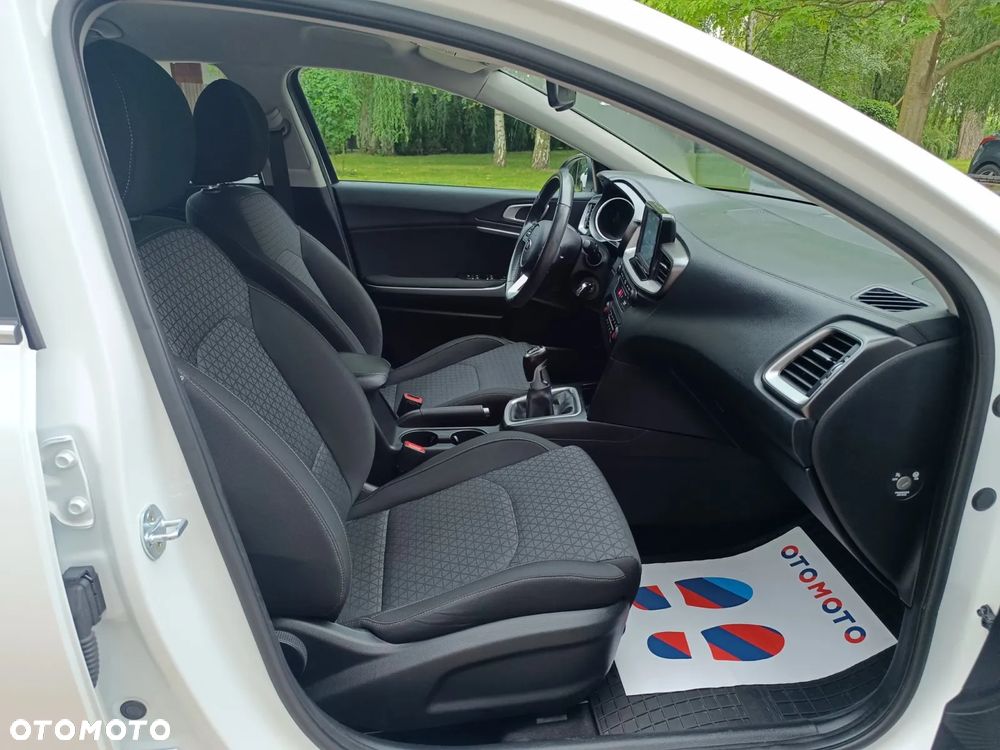 Kia Ceed 1.4 L Business Line Plus - 33