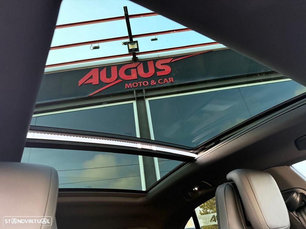 Porsche Macan Electric 4 - 19