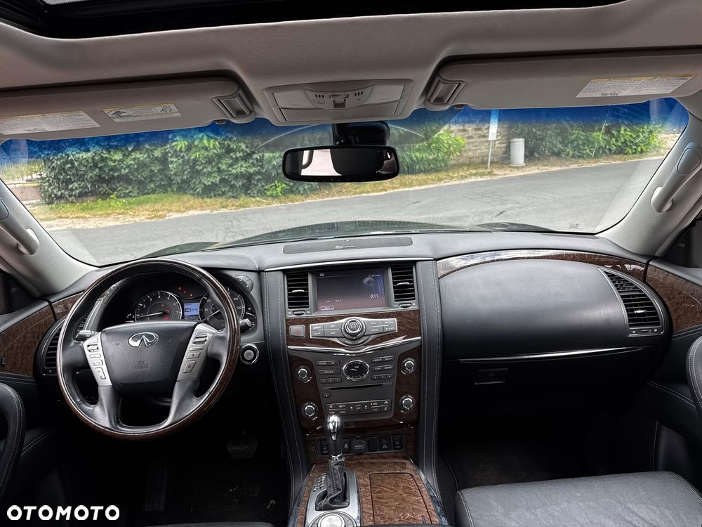 Infiniti QX80 - 17