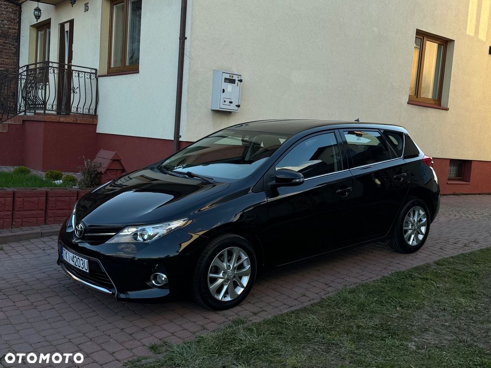 Toyota Auris 1.6 Premium Start - 1