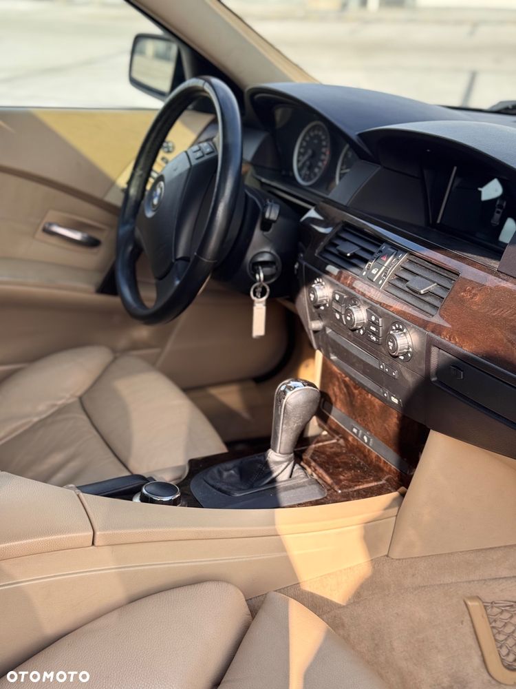 BMW Seria 5 525i - 9