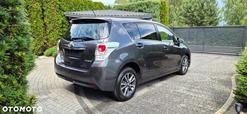 Toyota Verso 1.6 D-4D Premium 7os EU6 - 14