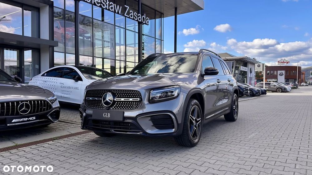 Mercedes-Benz GLB 200 AMG Line 7G-DCT - 1