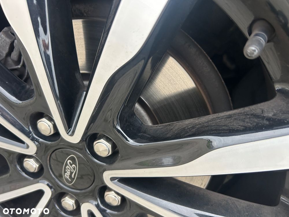Ford Kuga 1.5 EcoBoost ST-LINE - 23