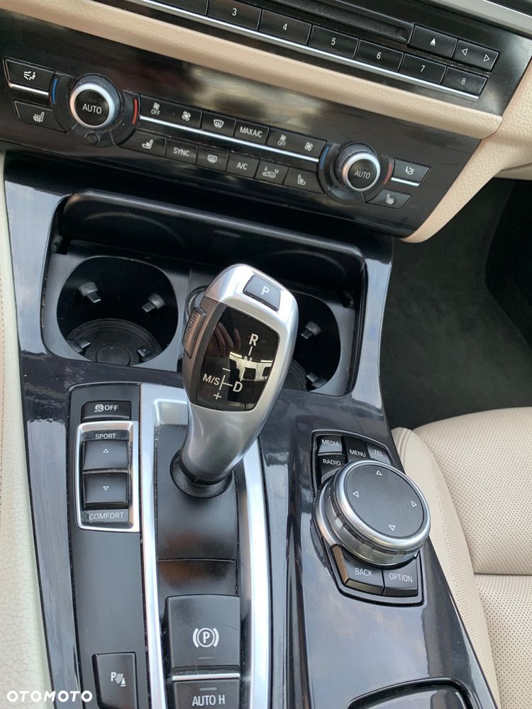 BMW Seria 5 520d Luxury Line - 28