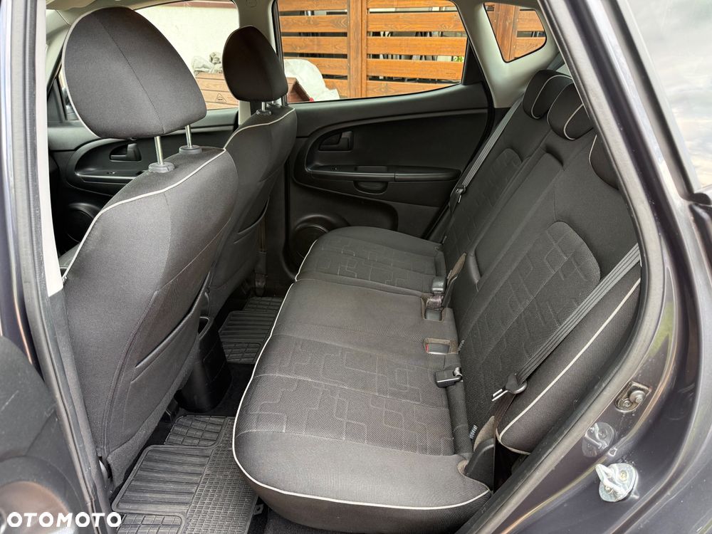Kia Venga 1.6 CVVT Dream Team Edition - 17