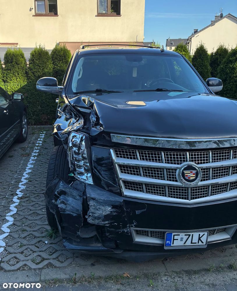 Cadillac Escalade 6.2 V8 Sport Luxury - 2