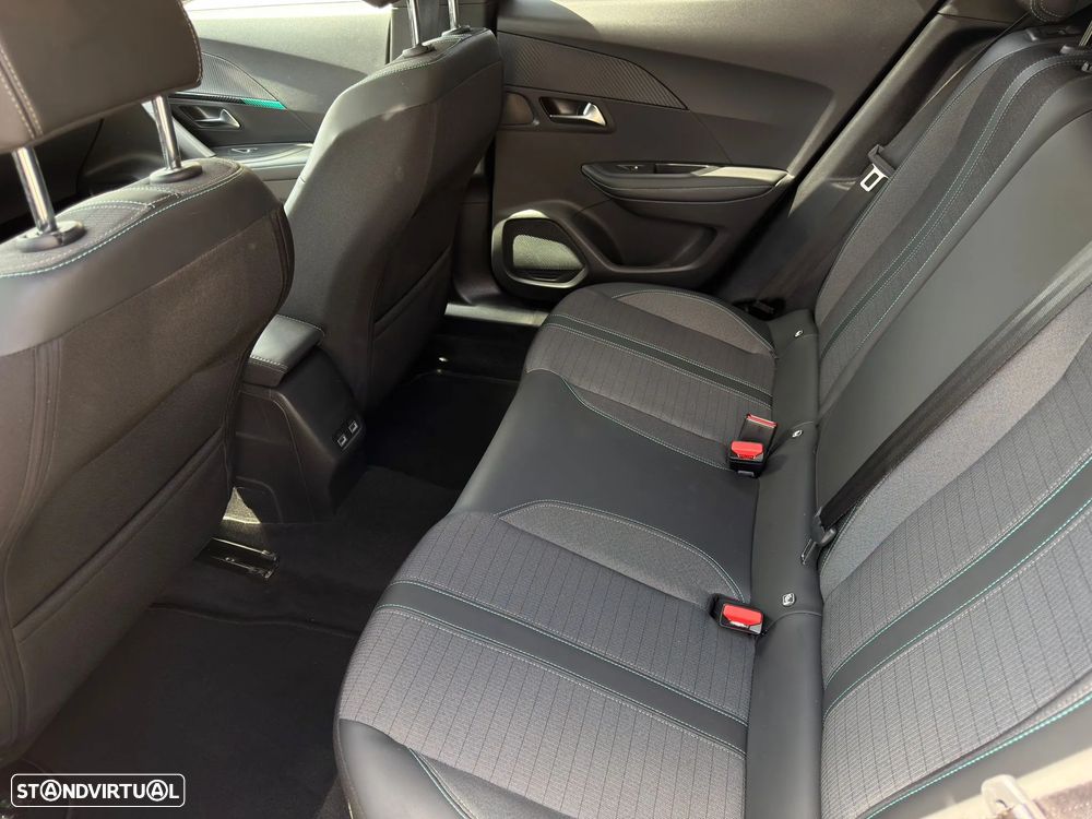 Peugeot 2008 1.5 BlueHDi Allure Pack - 17