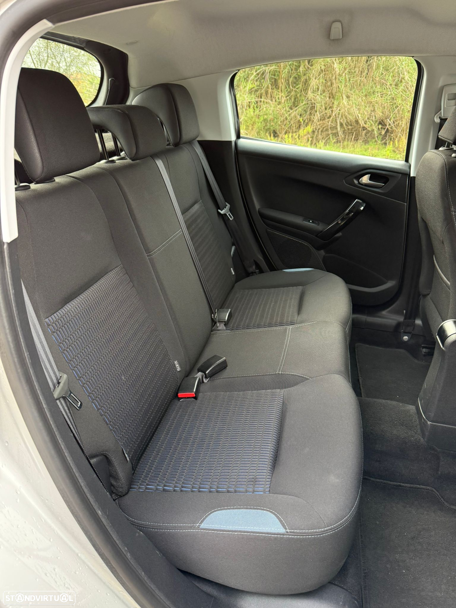 Peugeot 208 1.6 BlueHDi Style - 22