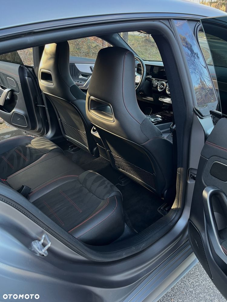 Mercedes-Benz CLA 220 d AMG Line 8G-DCT - 12