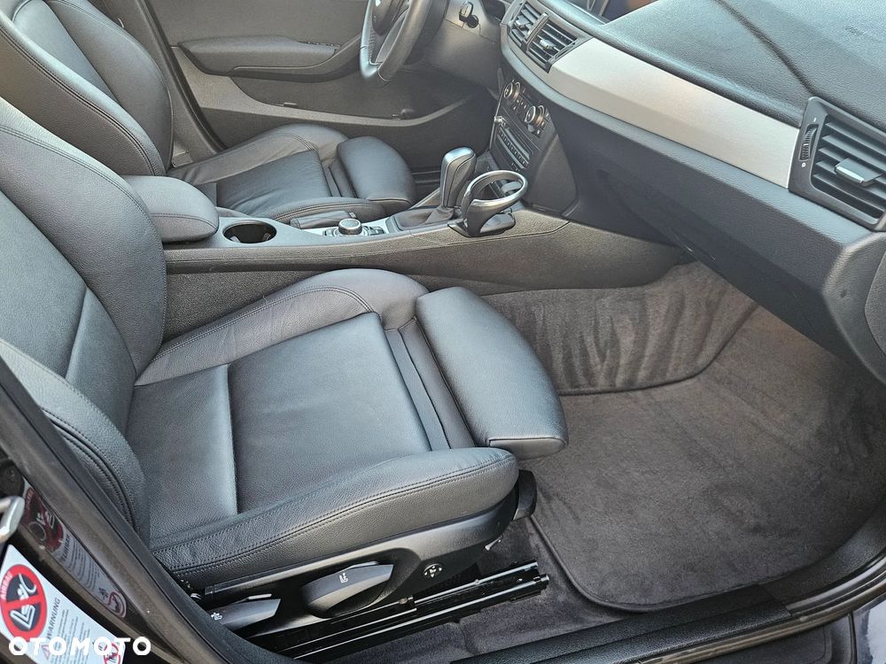 BMW X1 sDrive18i - 26