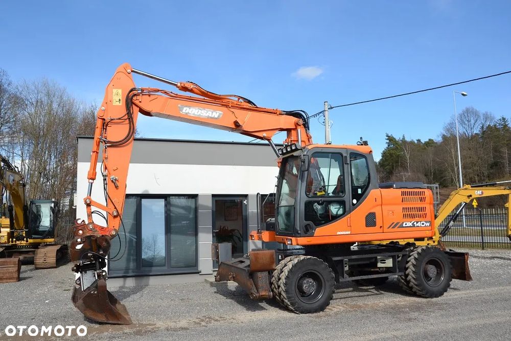 Doosan DX 140 W
