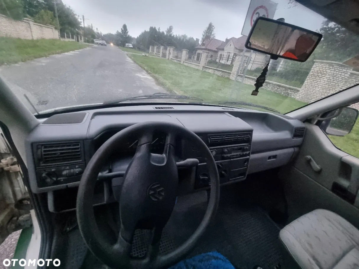 Volkswagen Transporter - 9