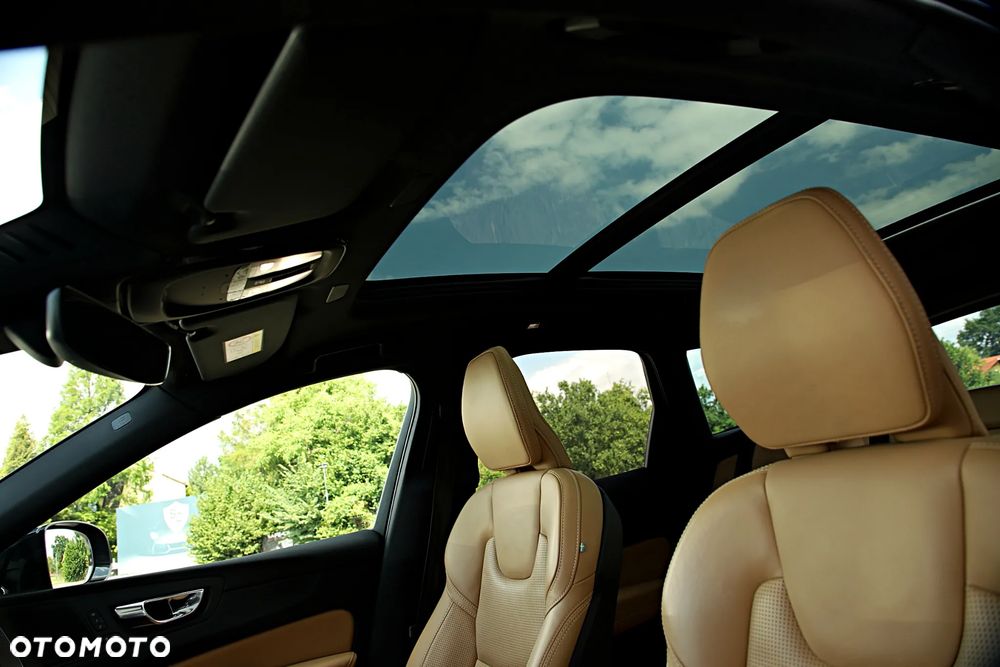 Volvo XC 60 B5 D AWD Ultimate Bright - 21
