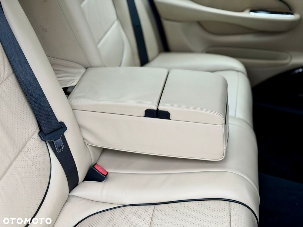 Jaguar XJ XJ8 4.2 Executive - 27