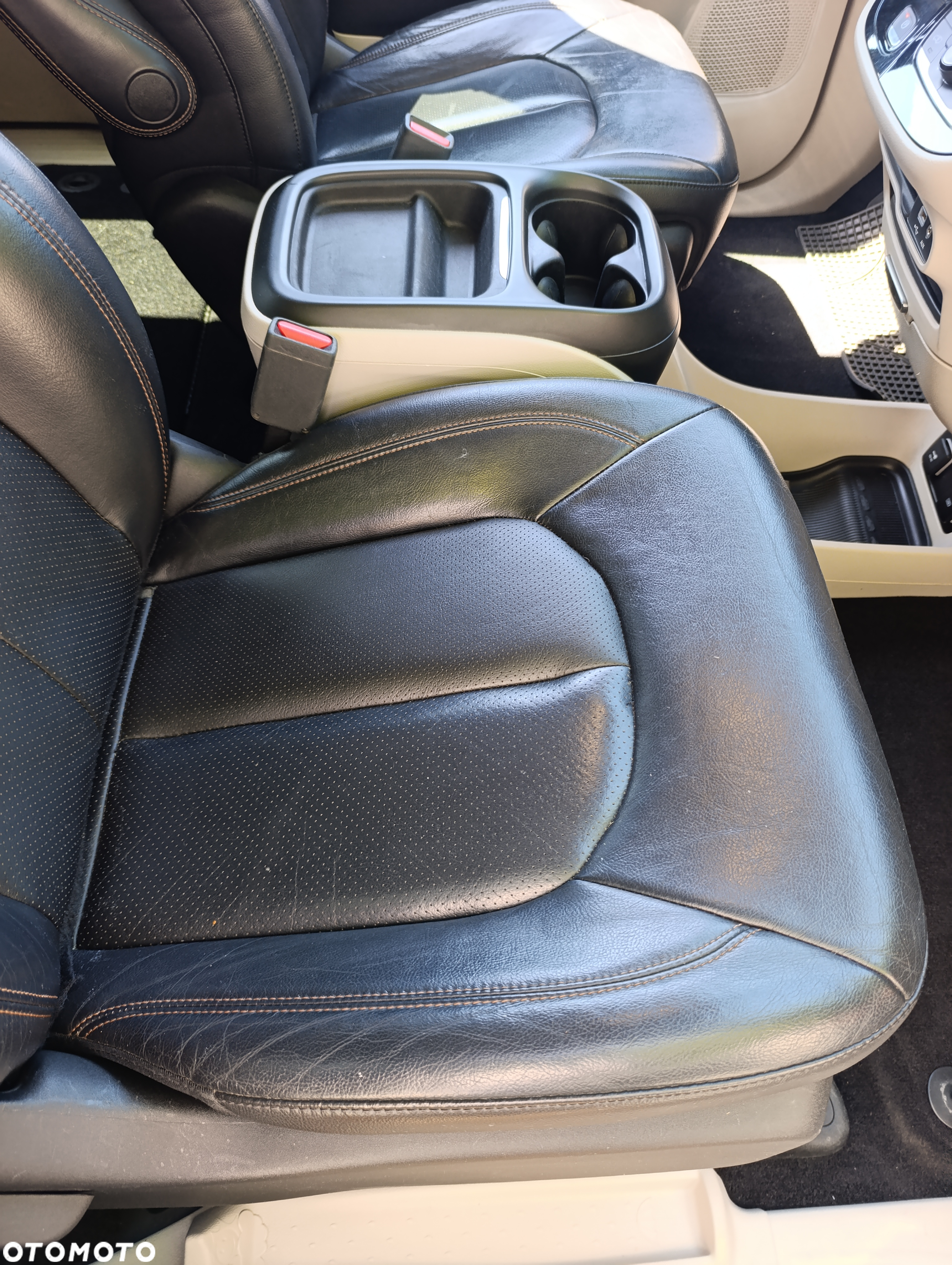 Chrysler Pacifica - 16