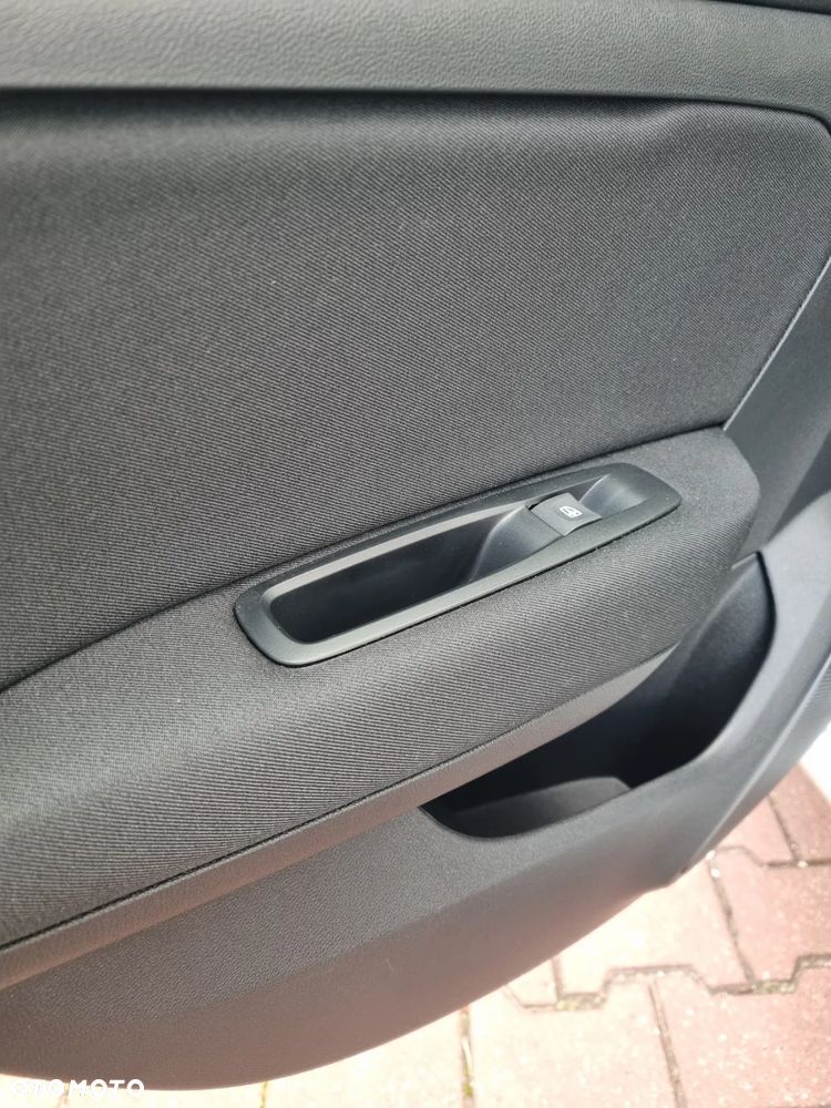 Renault Megane TCe 140 GPF ZEN - 10