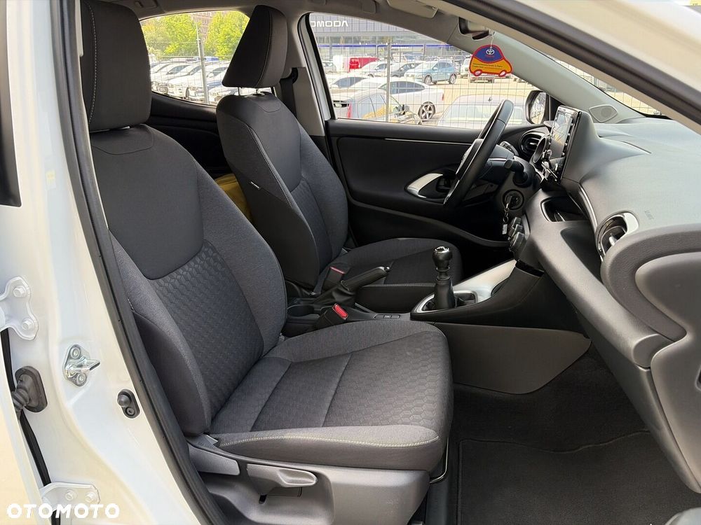Toyota Yaris - 16