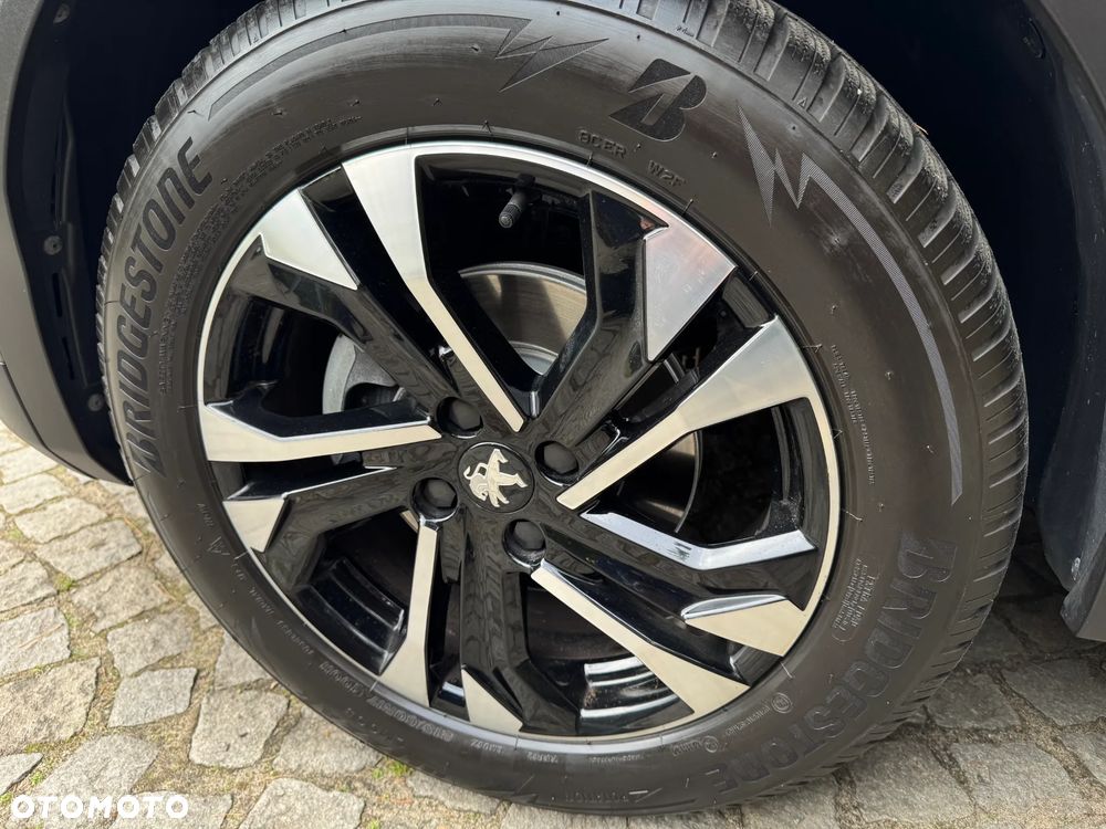 Peugeot 2008 1.2 PureTech Allure S&S EAT8 - 11