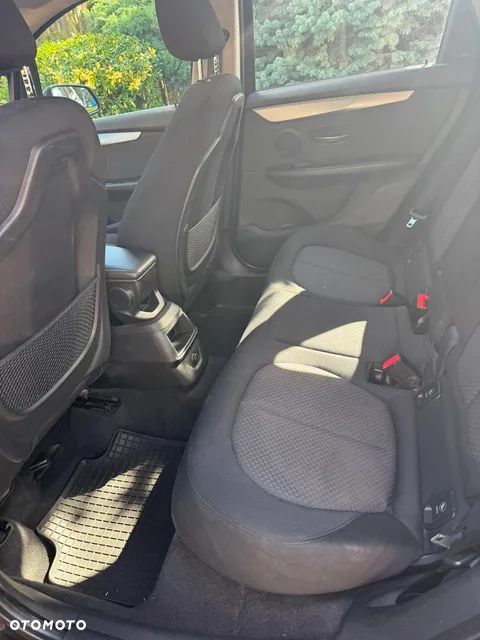 BMW Seria 2 216d - 12