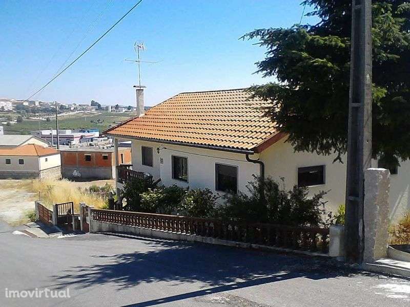 Moradia V2 Aguiar da Beira (LER ANÚNCIO) - Grande imagem: 2/8