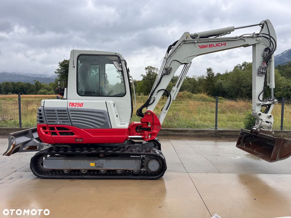 Takeuchi TB 250 - 7