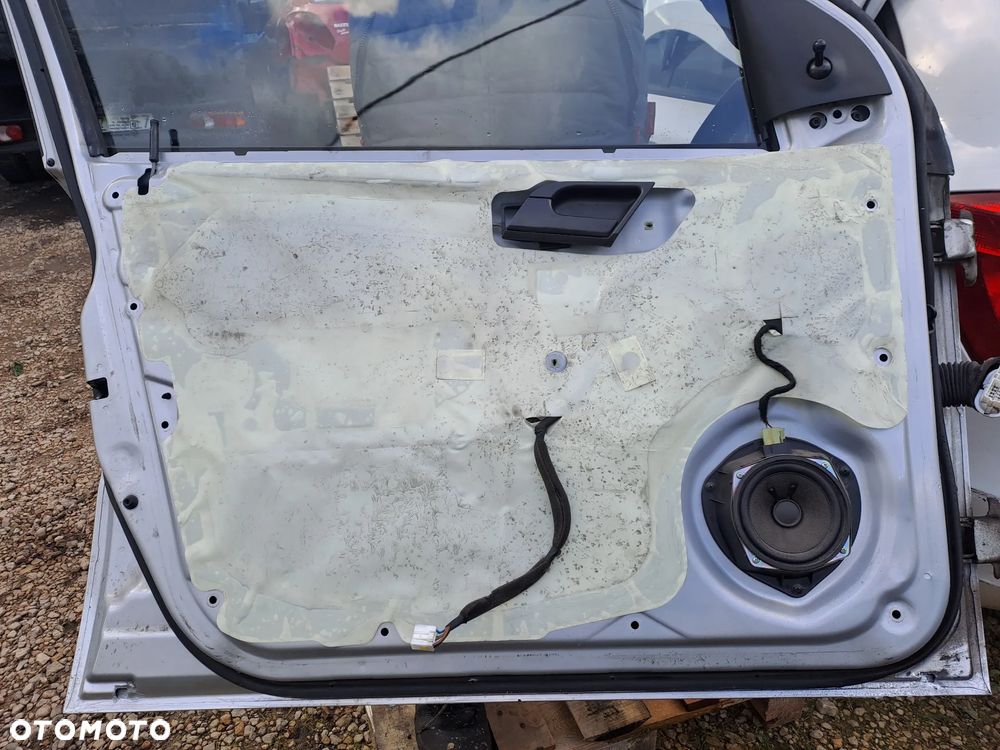 Chevrolet Aveo T250 HB 5D drzwi klapa bagażnika zderzak kod lakieru 92U - 11