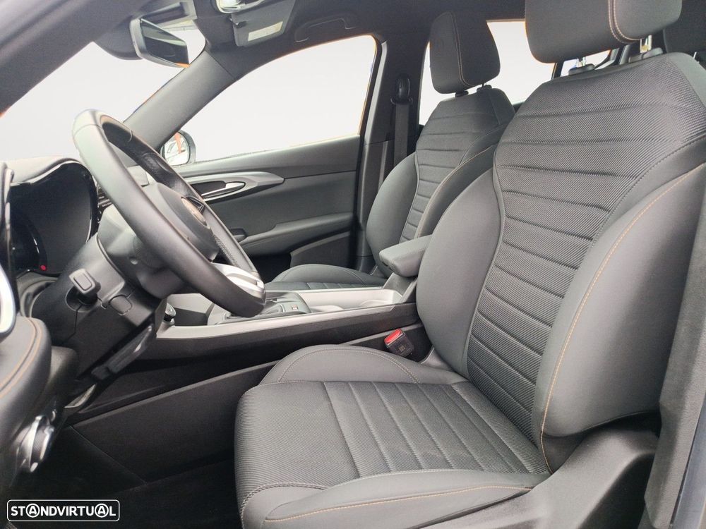 Alfa Romeo Tonale 1.5 Hybrid Ti - 9